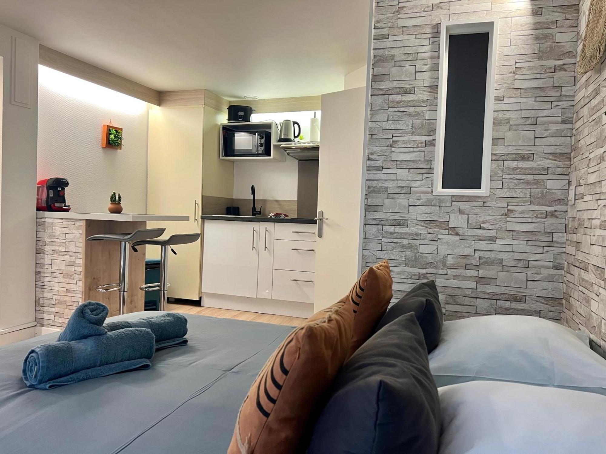 Casa Cloutiers #1, #2 & #3 - Jolis Studios - Emplacement Ideal Hyper Centre Brive Экстерьер фото